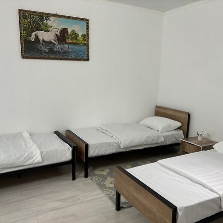Hostel,Halal Хостел,Халал Tokmok Eksteriør bilde