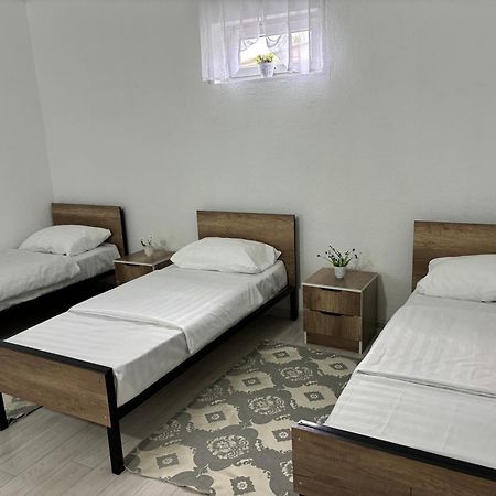Hostel,Halal Хостел,Халал Tokmok Eksteriør bilde
