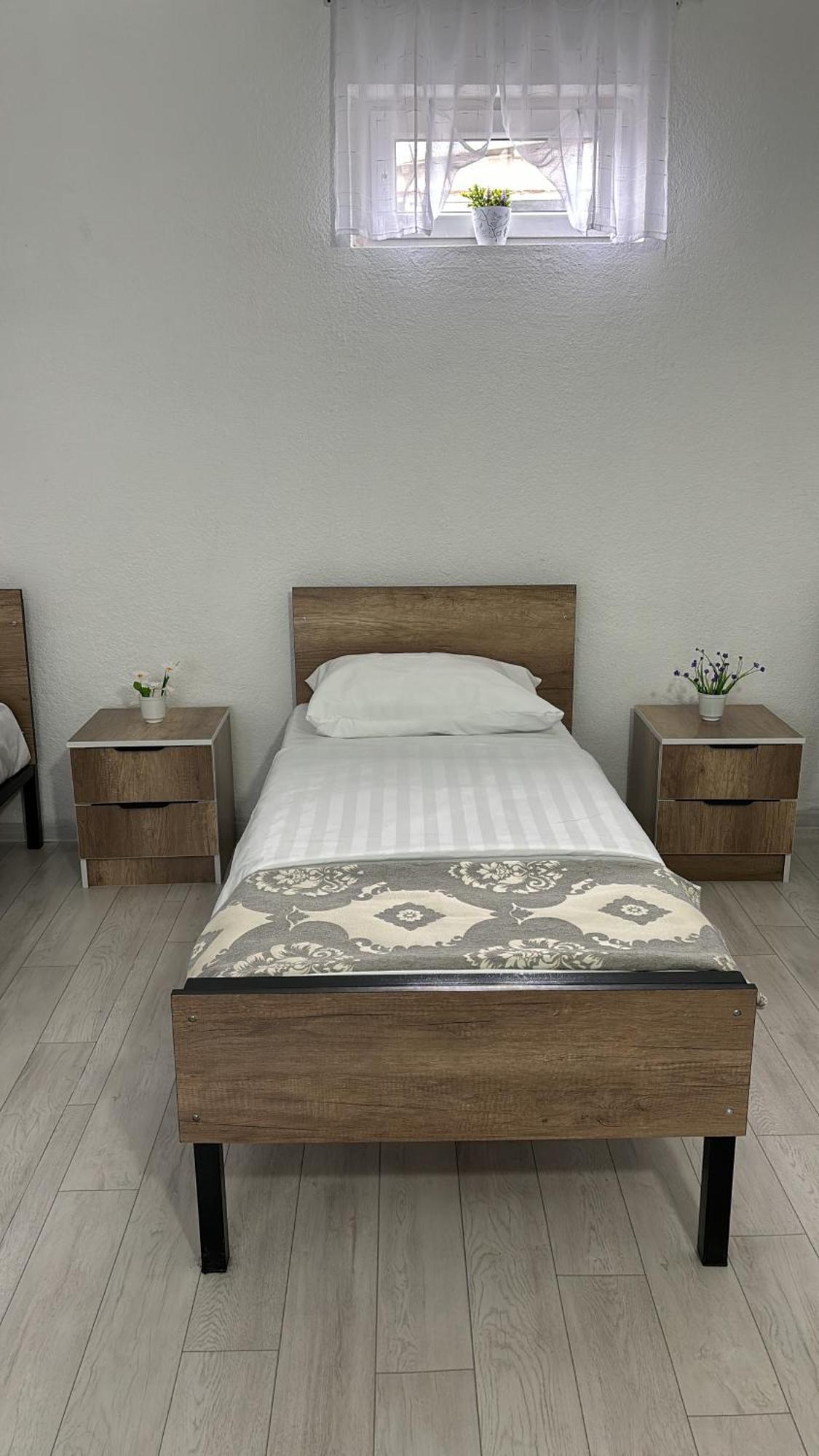 Hostel,Halal Хостел,Халал Tokmok Eksteriør bilde