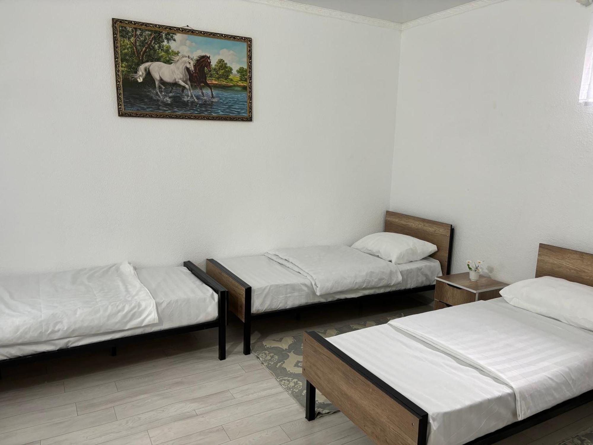 Hostel,Halal Хостел,Халал Tokmok Eksteriør bilde