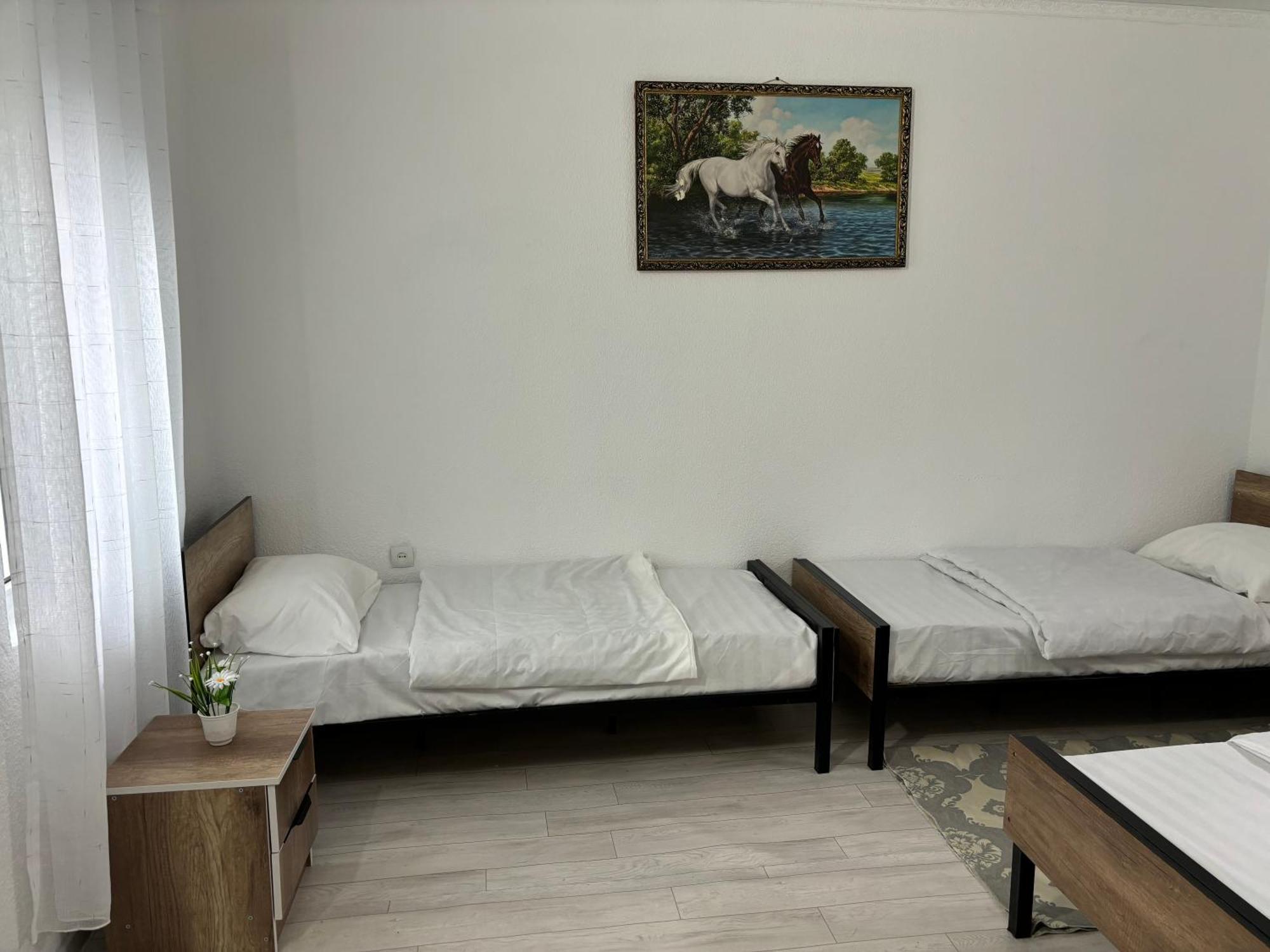 Hostel,Halal Хостел,Халал Tokmok Eksteriør bilde