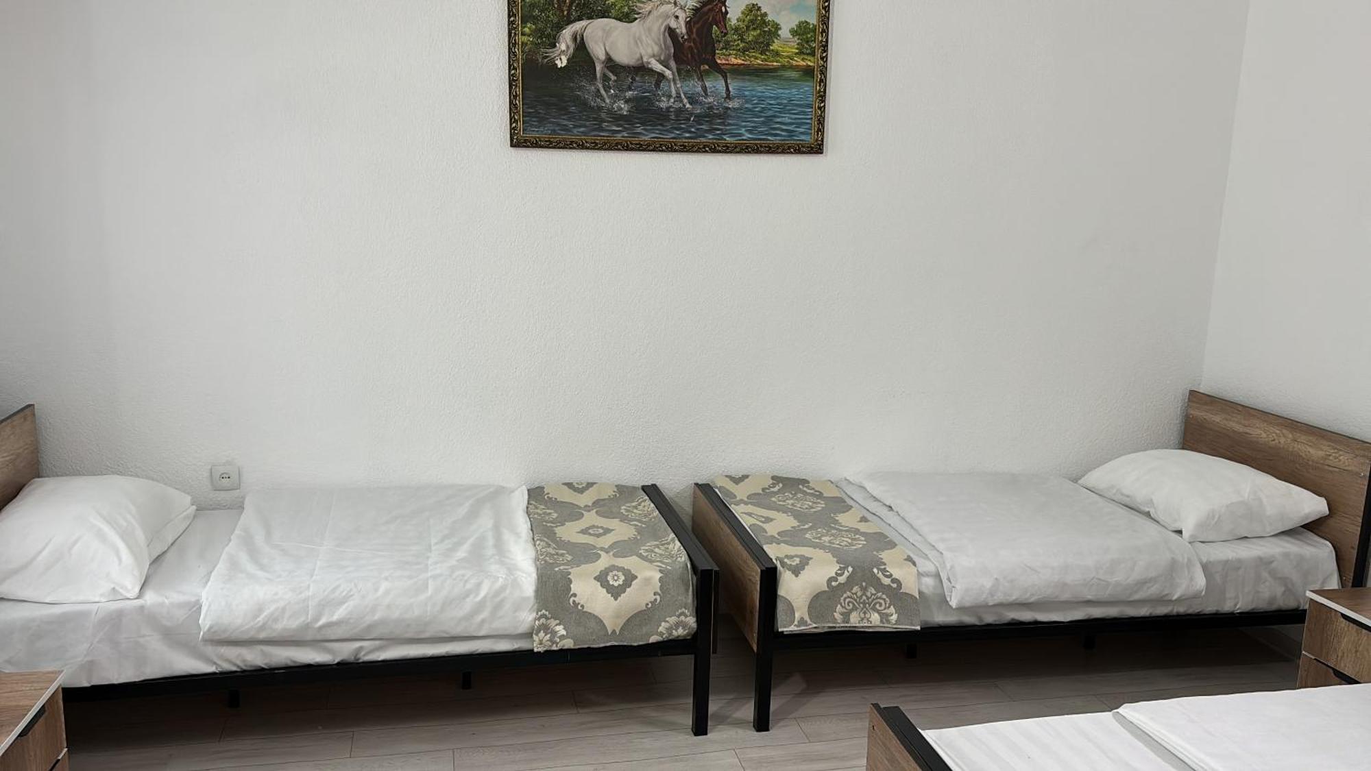 Hostel,Halal Хостел,Халал Tokmok Eksteriør bilde