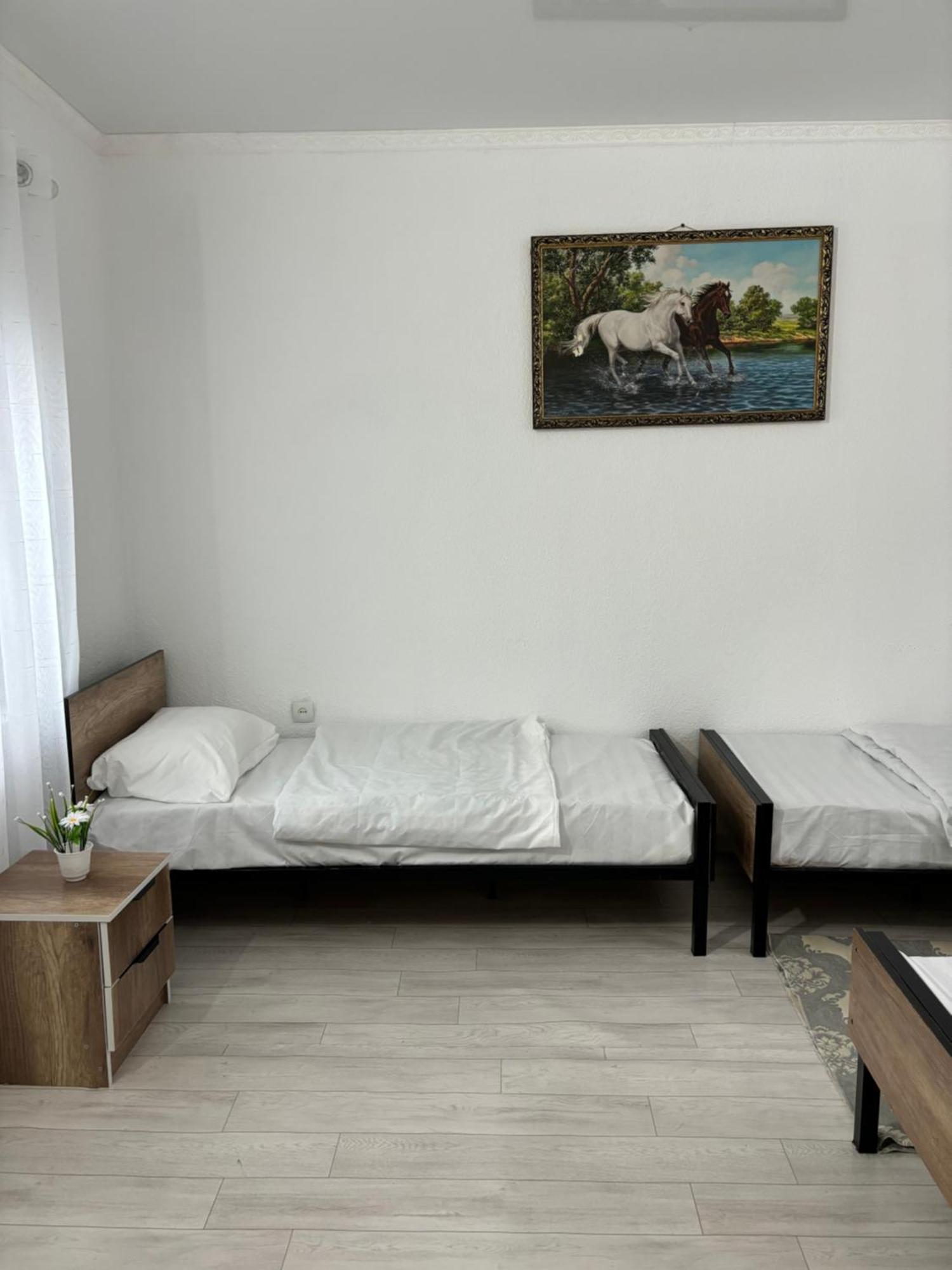 Hostel,Halal Хостел,Халал Tokmok Eksteriør bilde