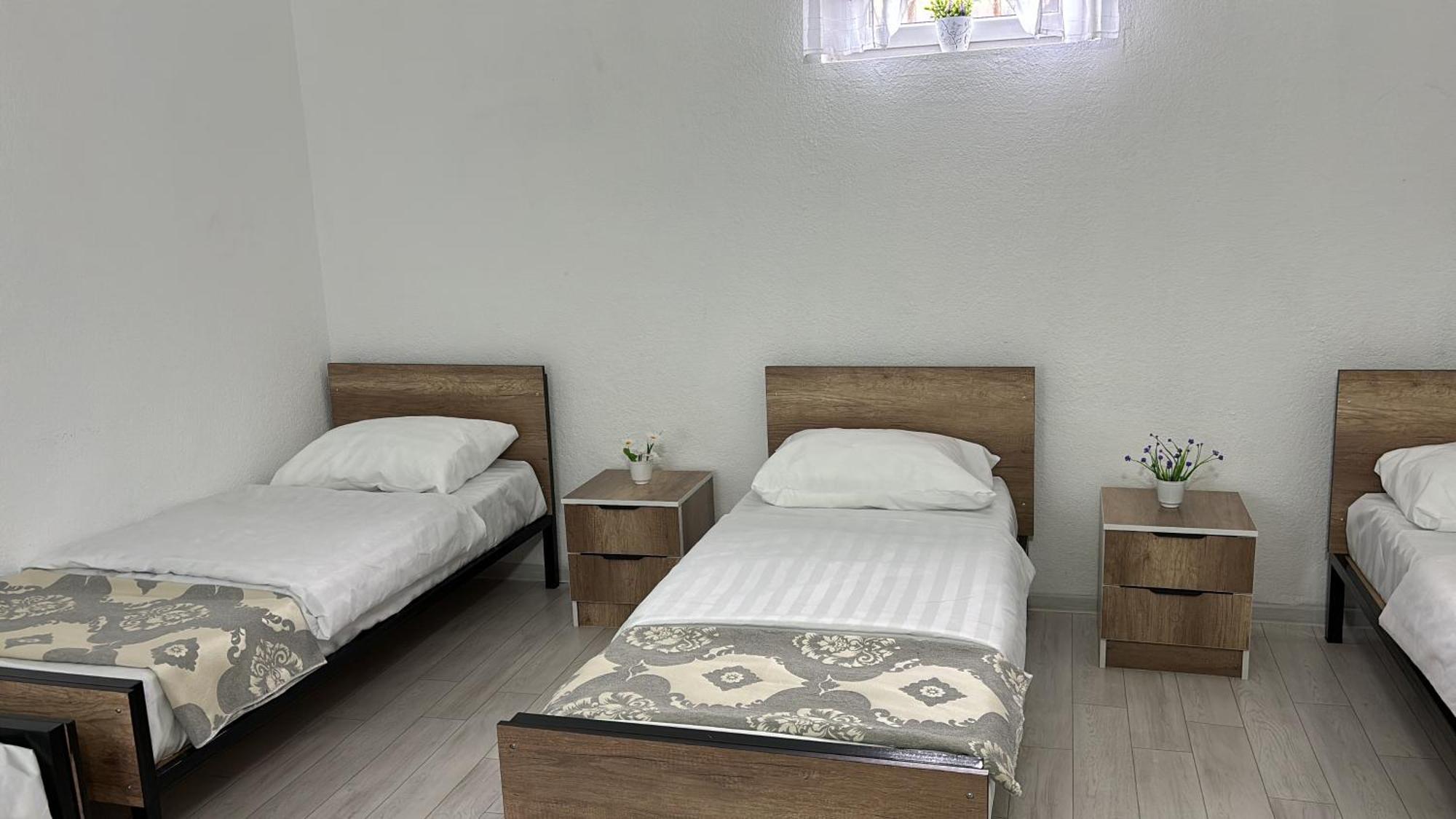 Hostel,Halal Хостел,Халал Tokmok Eksteriør bilde