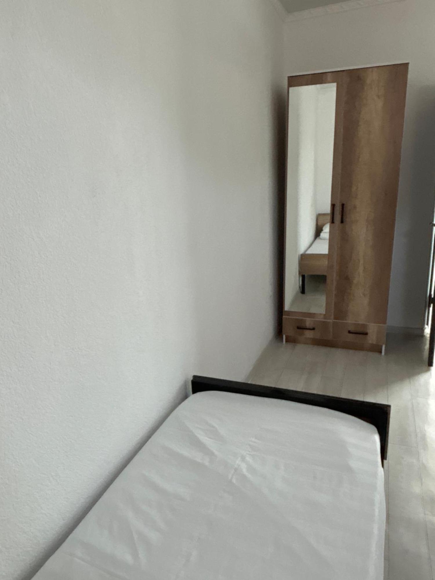 Hostel,Halal Хостел,Халал Tokmok Eksteriør bilde