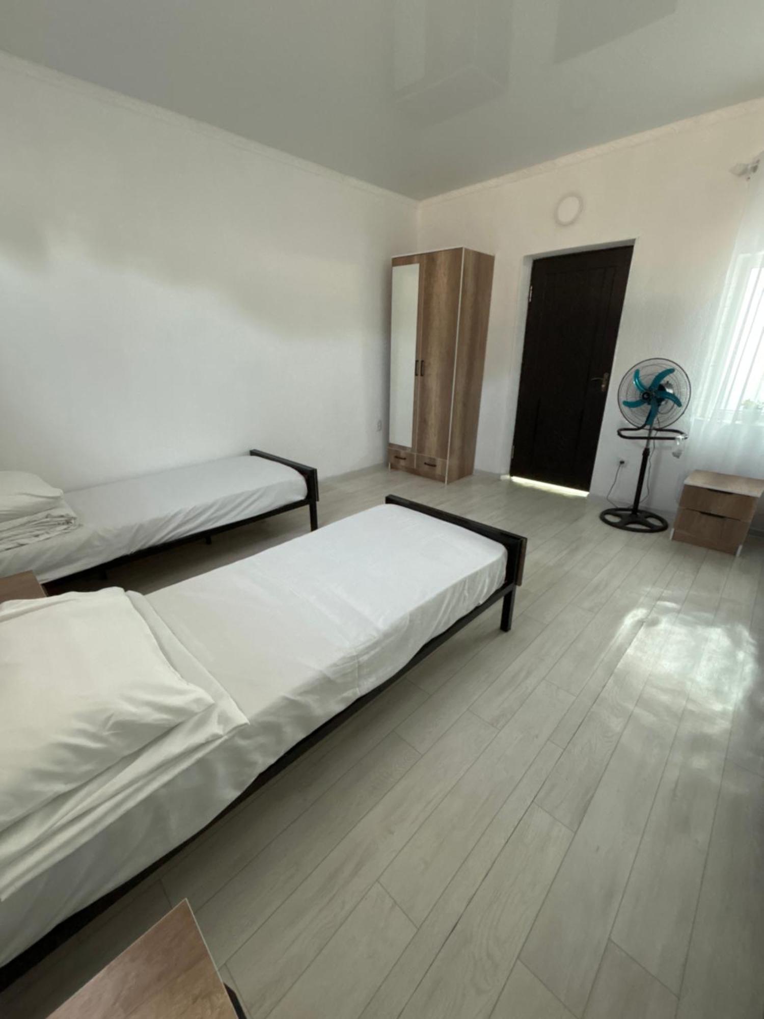 Hostel,Halal Хостел,Халал Tokmok Eksteriør bilde