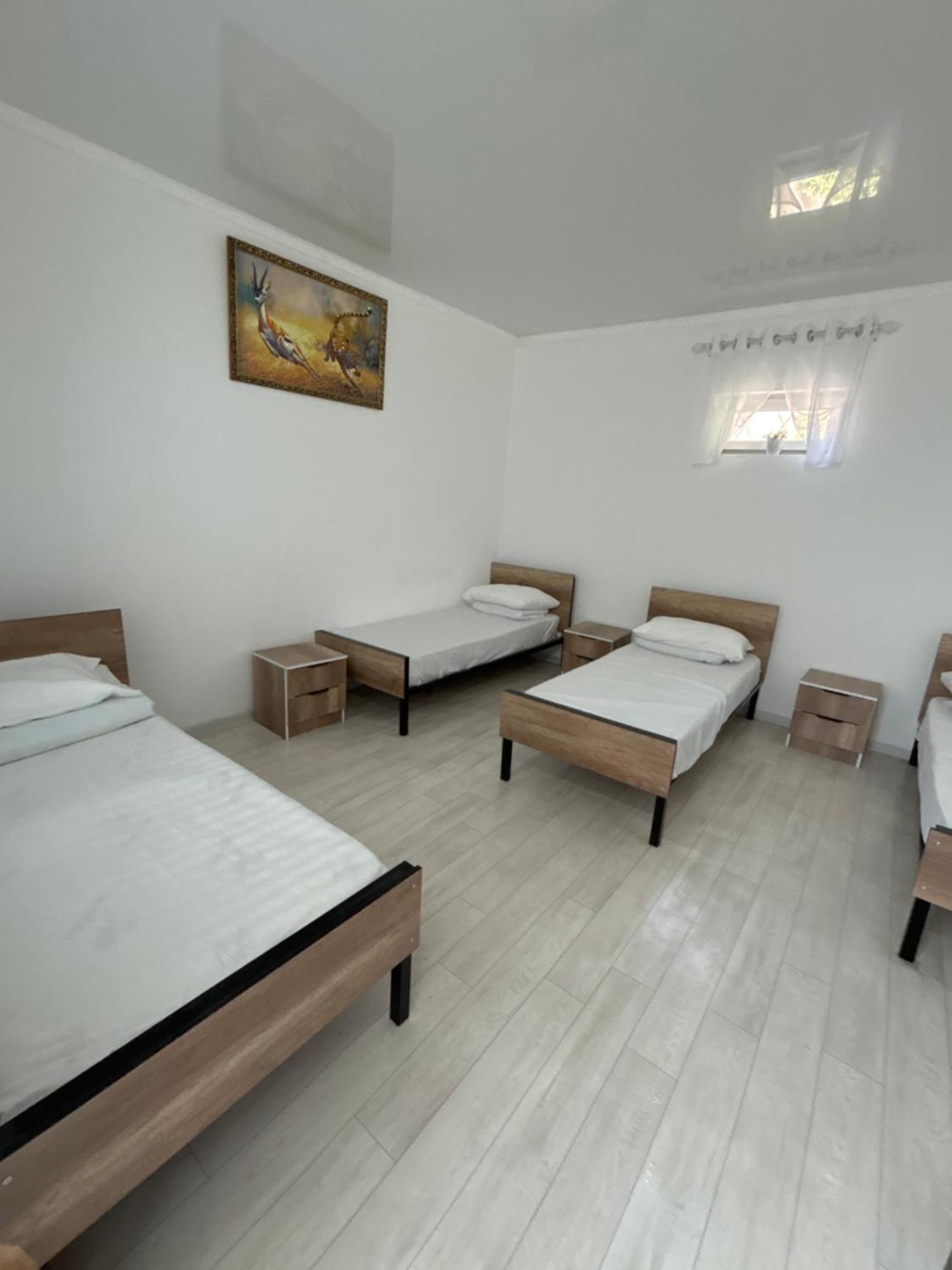 Hostel,Halal Хостел,Халал Tokmok Eksteriør bilde