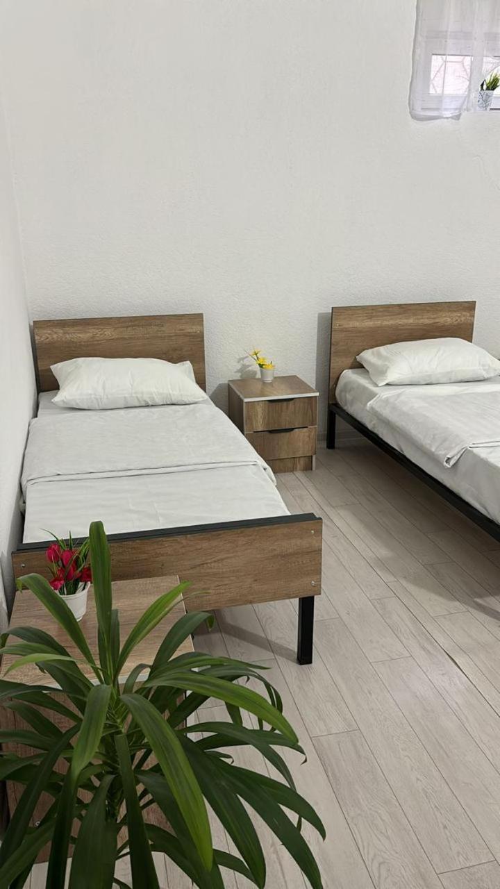 Hostel,Halal Хостел,Халал Tokmok Eksteriør bilde