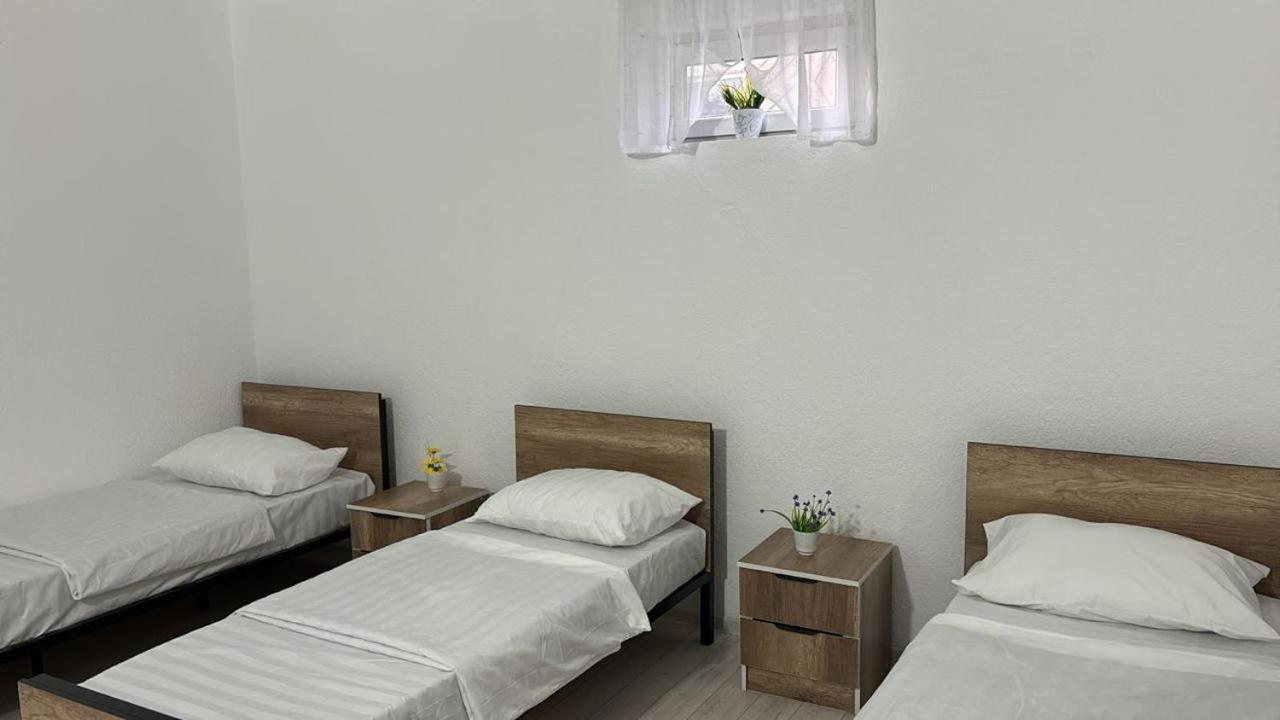 Hostel,Halal Хостел,Халал Tokmok Eksteriør bilde